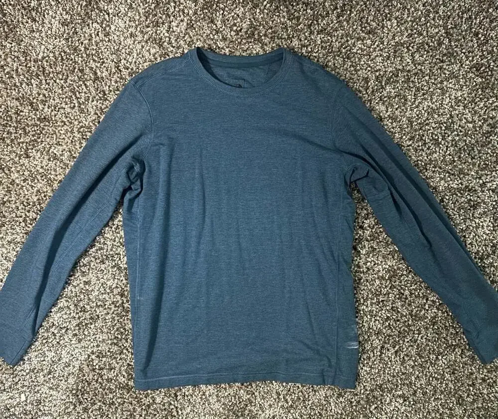 The North Face Men's Blue Heathered Long Sleeve Crew Neck Athletic Shirt